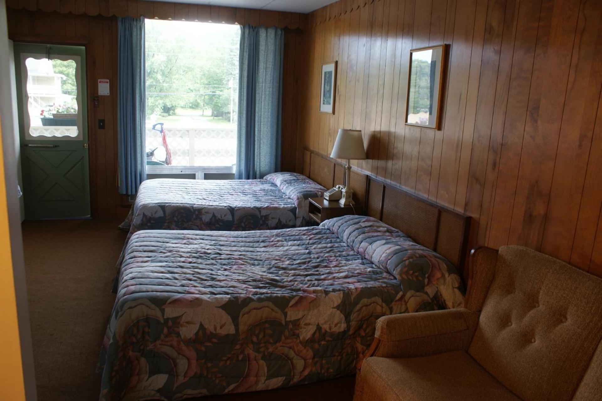 Northern Peaks Motor Inn กอแรม ภายนอก รูปภาพ