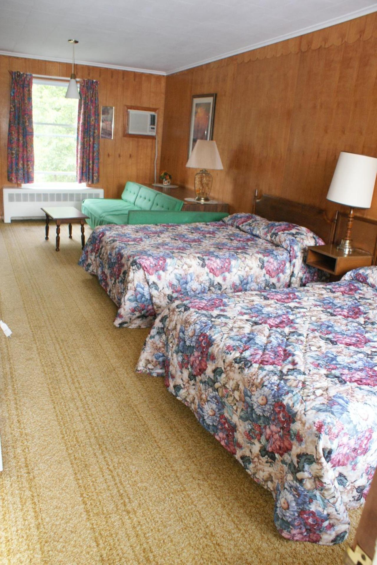 Northern Peaks Motor Inn กอแรม ภายนอก รูปภาพ