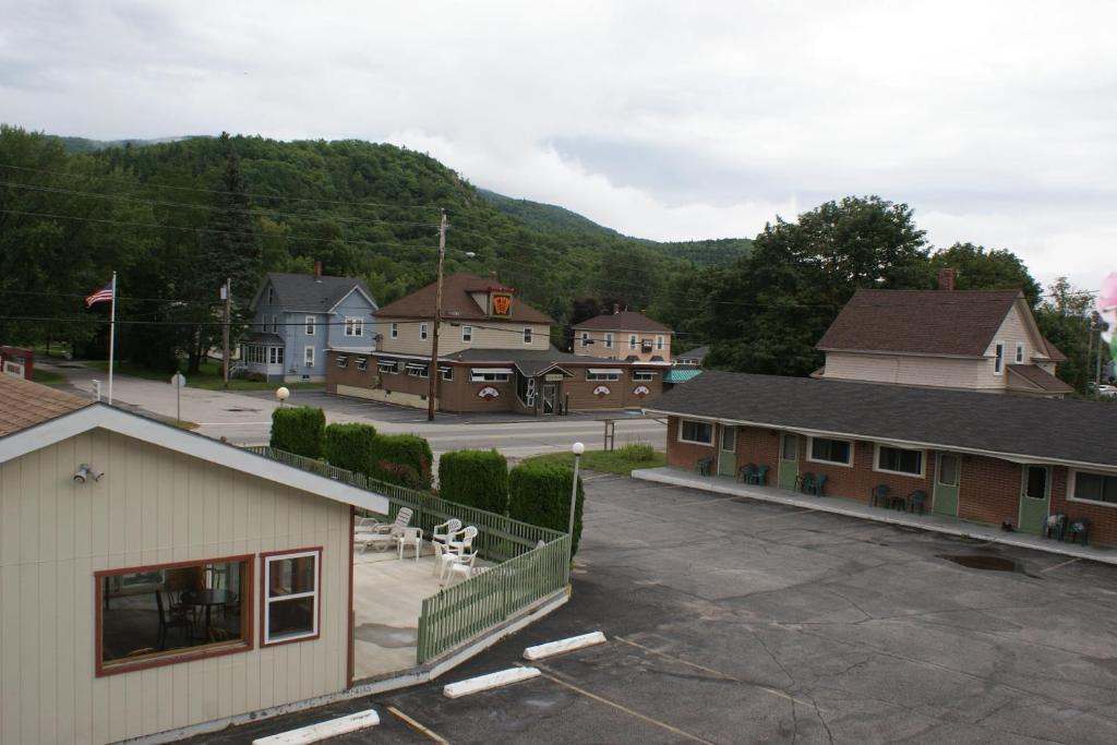 Northern Peaks Motor Inn กอแรม ภายนอก รูปภาพ