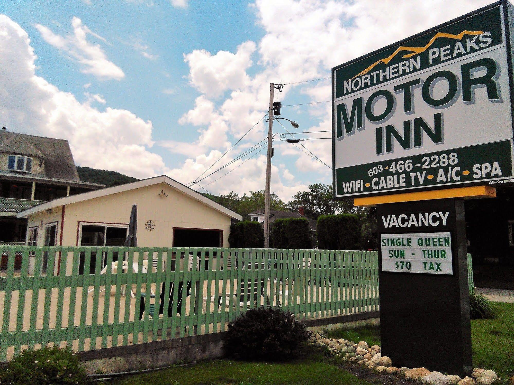 Northern Peaks Motor Inn กอแรม ภายนอก รูปภาพ